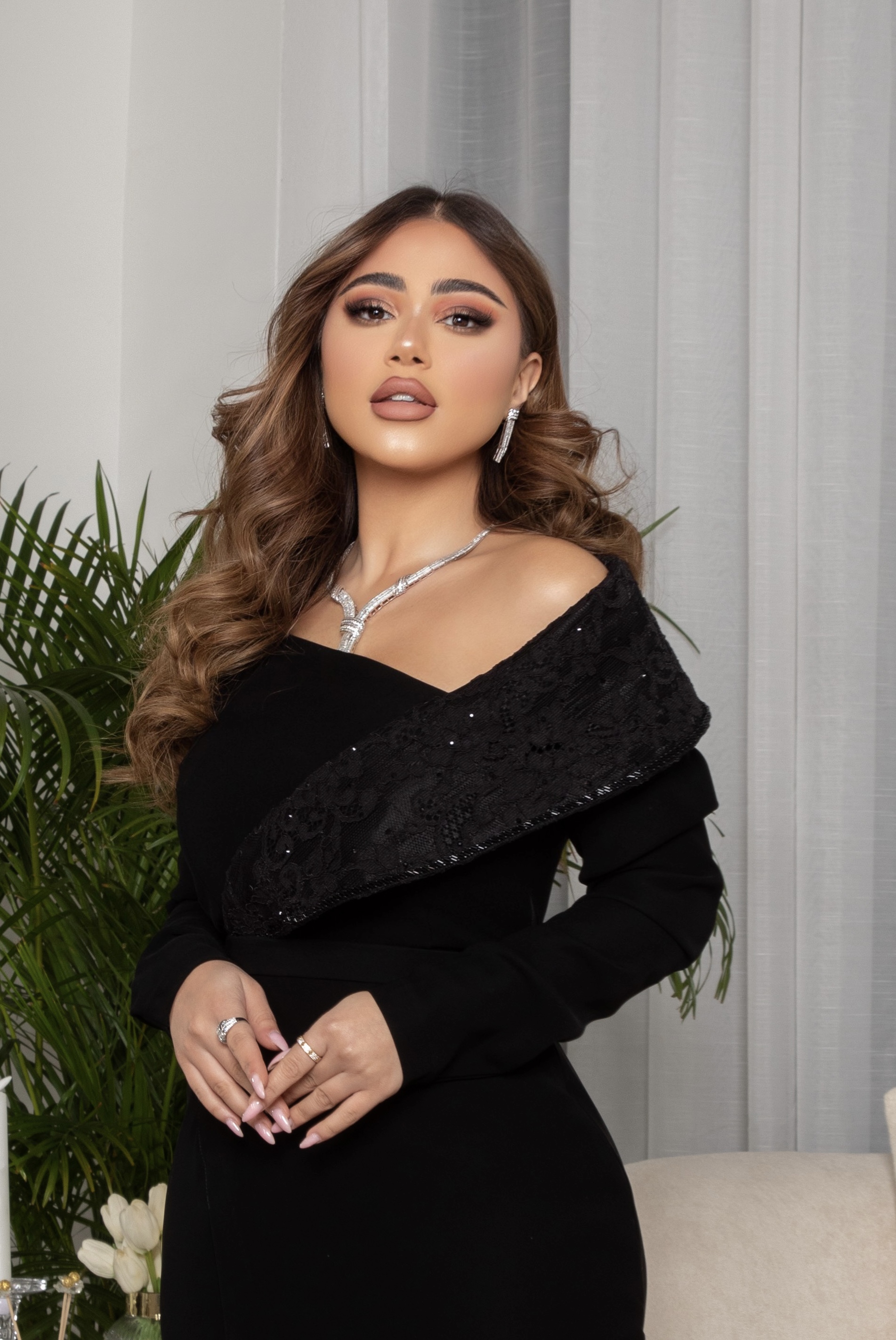 One-shoulder dress